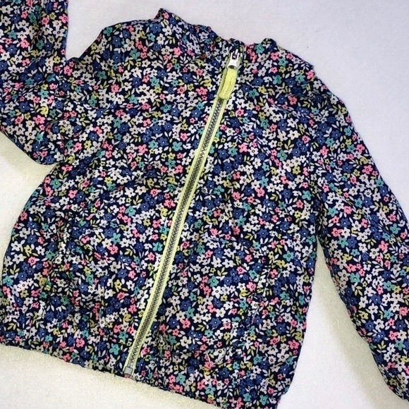 ☔️Carters Hooded Rain Jacket Adorable Floral Print Size 18 Mos - Picture 3 of 6